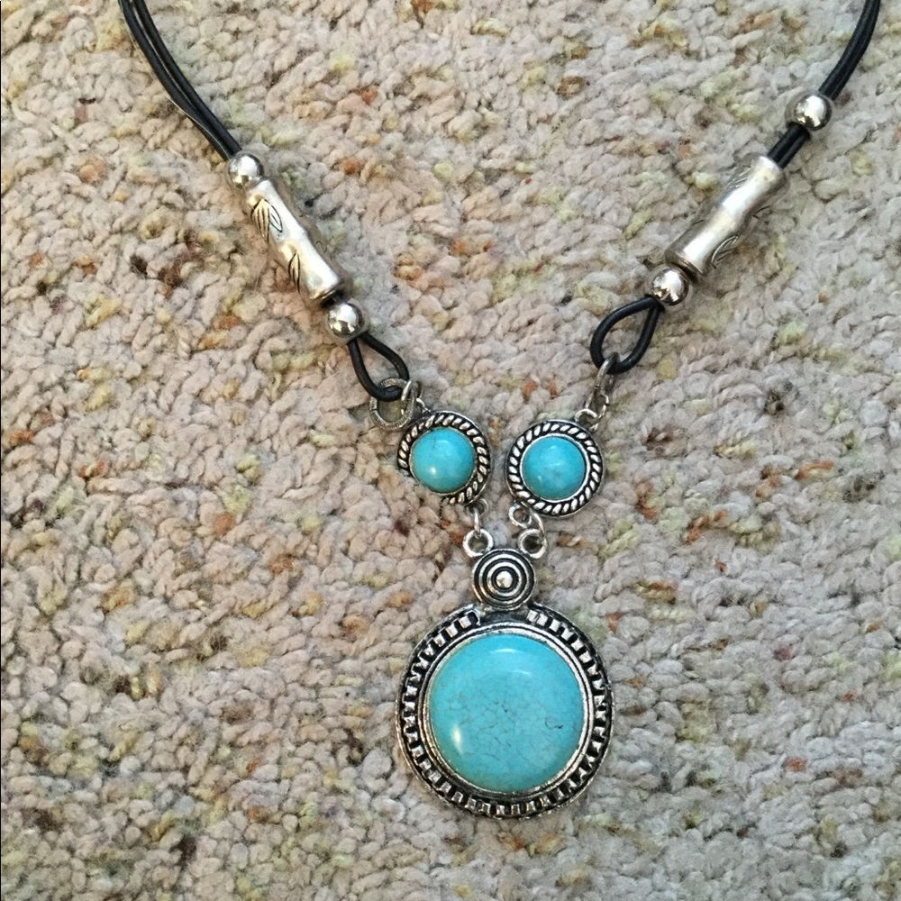 PRETTY TURQUOISE SILVER NECKLACE, NWOT - Picture 1 of 2